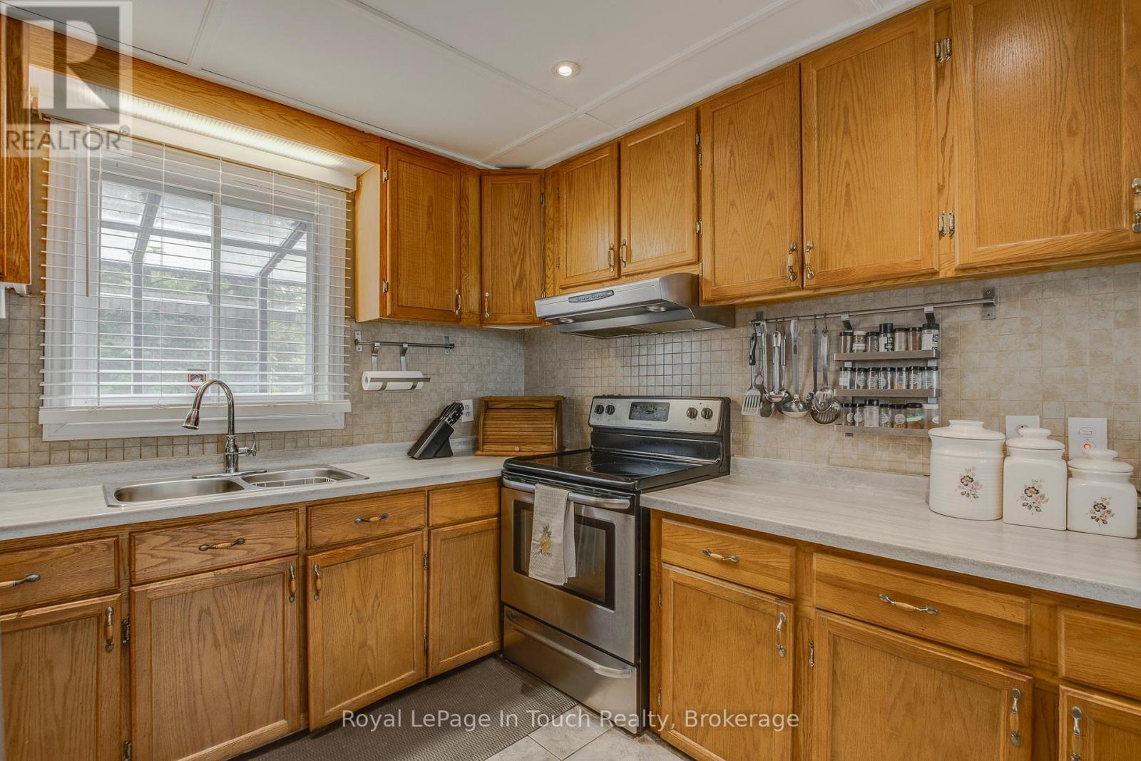 












35 TINY BEACHES ROAD S

,
Tiny,




Ontario
L0L2J0

