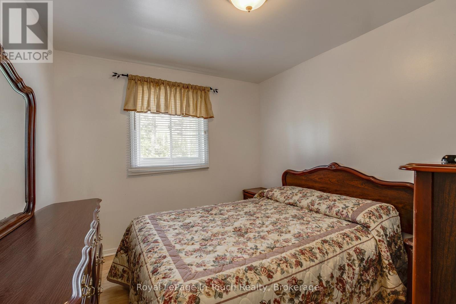 












35 TINY BEACHES ROAD S

,
Tiny,




Ontario
L0L2J0

