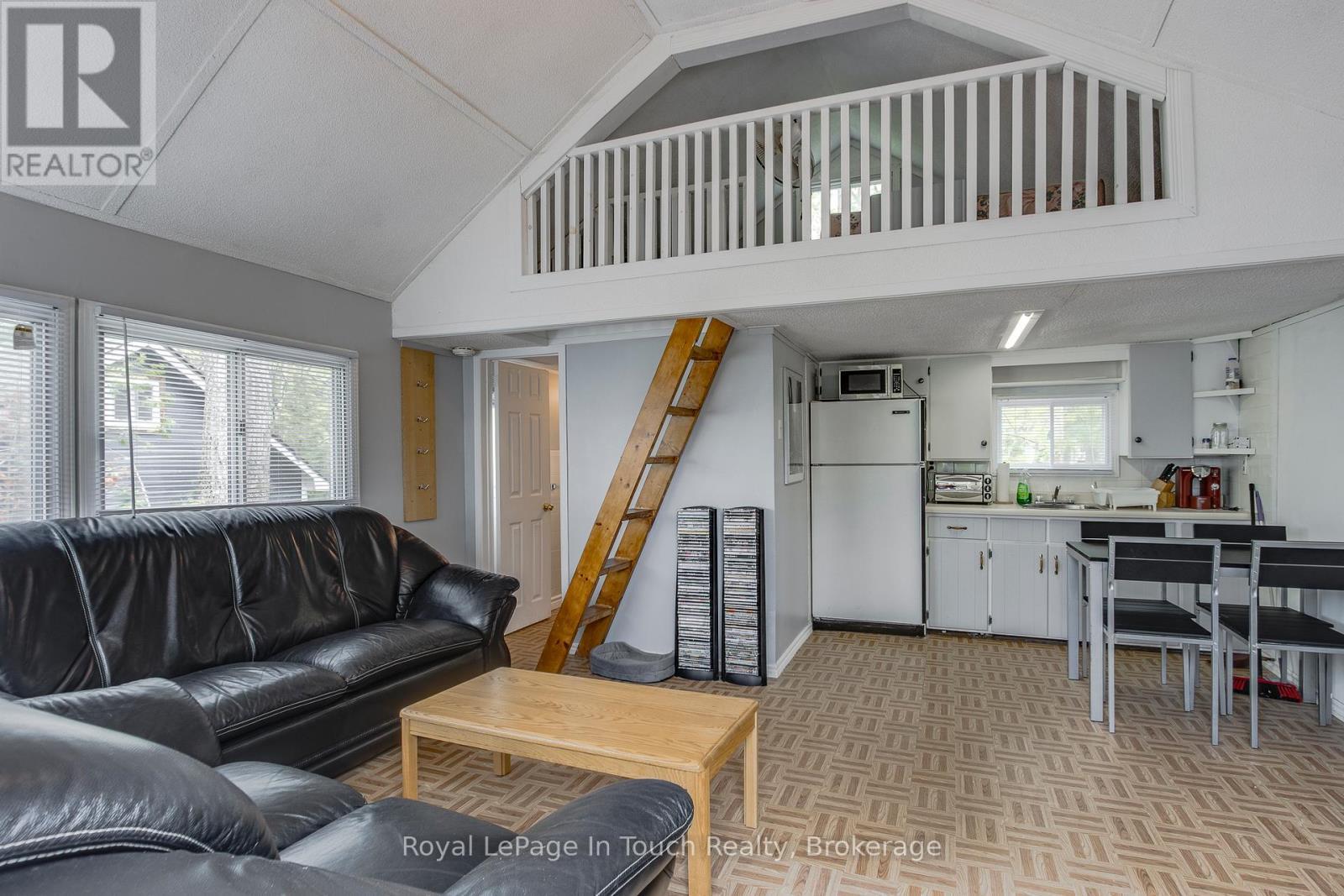












35 TINY BEACHES ROAD S

,
Tiny,




Ontario
L0L2J0

