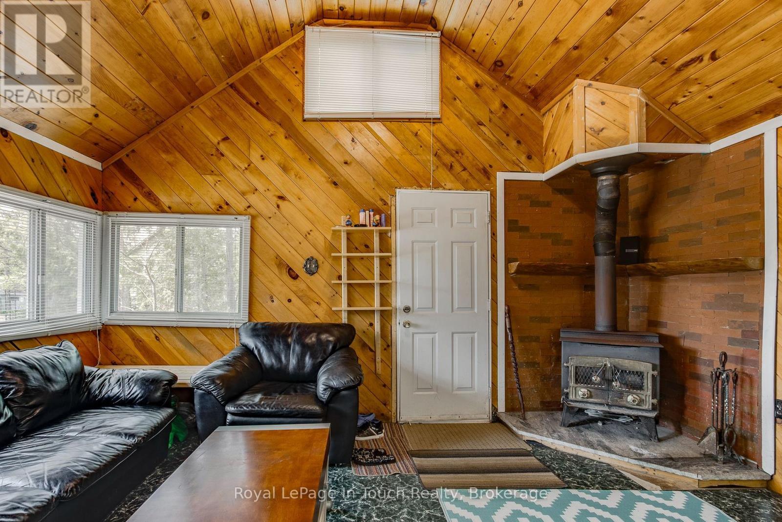 












35 TINY BEACHES ROAD S

,
Tiny,




Ontario
L0L2J0

