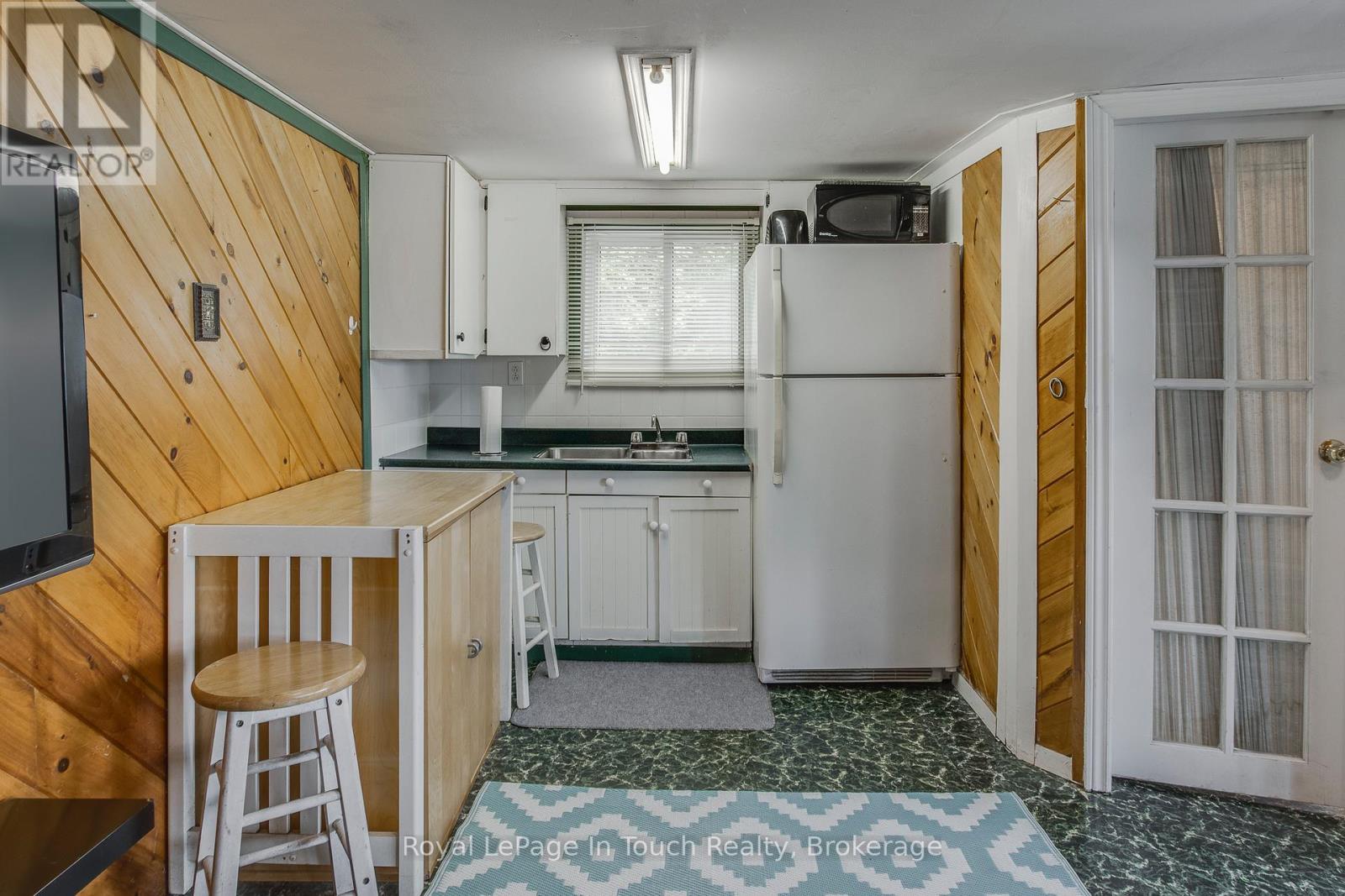 












35 TINY BEACHES ROAD S

,
Tiny,




Ontario
L0L2J0

