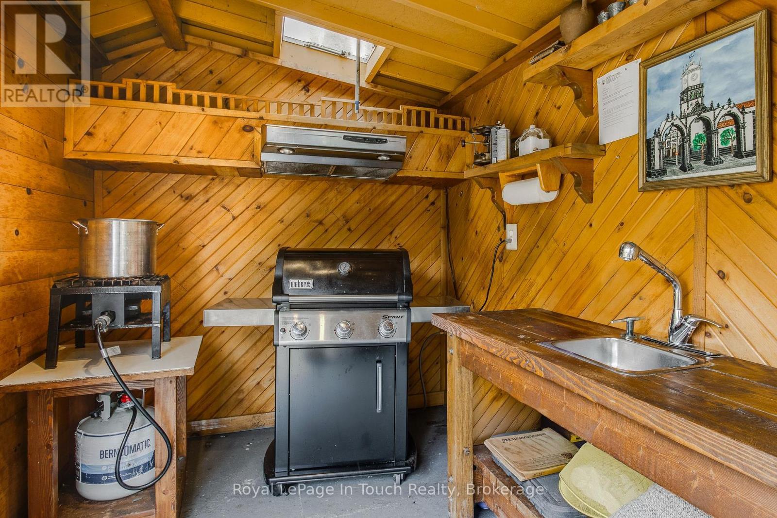 












35 TINY BEACHES ROAD S

,
Tiny,




Ontario
L0L2J0

