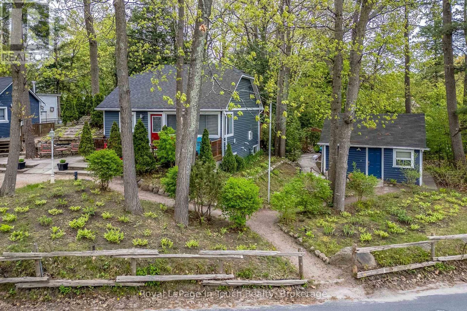 












35 TINY BEACHES ROAD S

,
Tiny,




Ontario
L0L2J0

