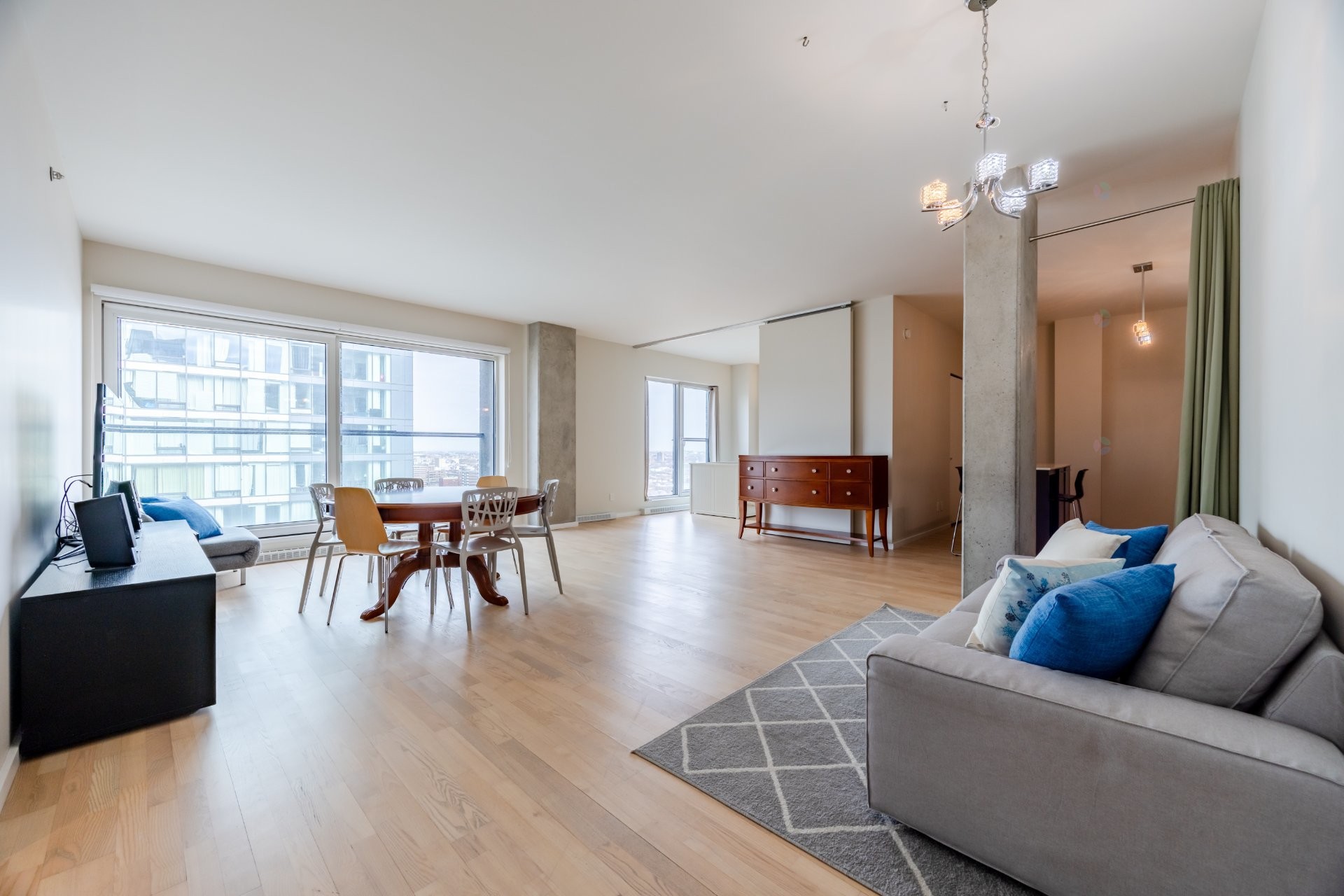 









350


Boul. De Maisonneuve O.

, 2706,
Montréal (Ville-Marie),




QC
H3A0B4

