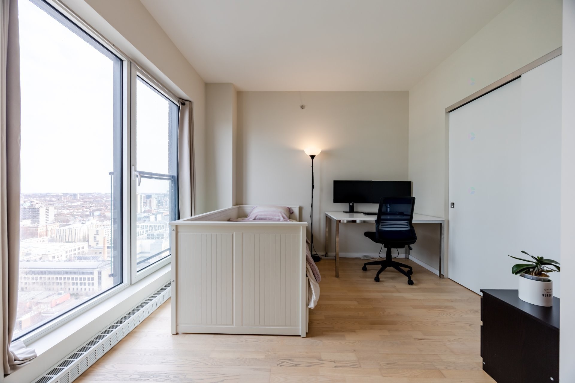 









350


Boul. De Maisonneuve O.

, 2706,
Montréal (Ville-Marie),




QC
H3A0B4

