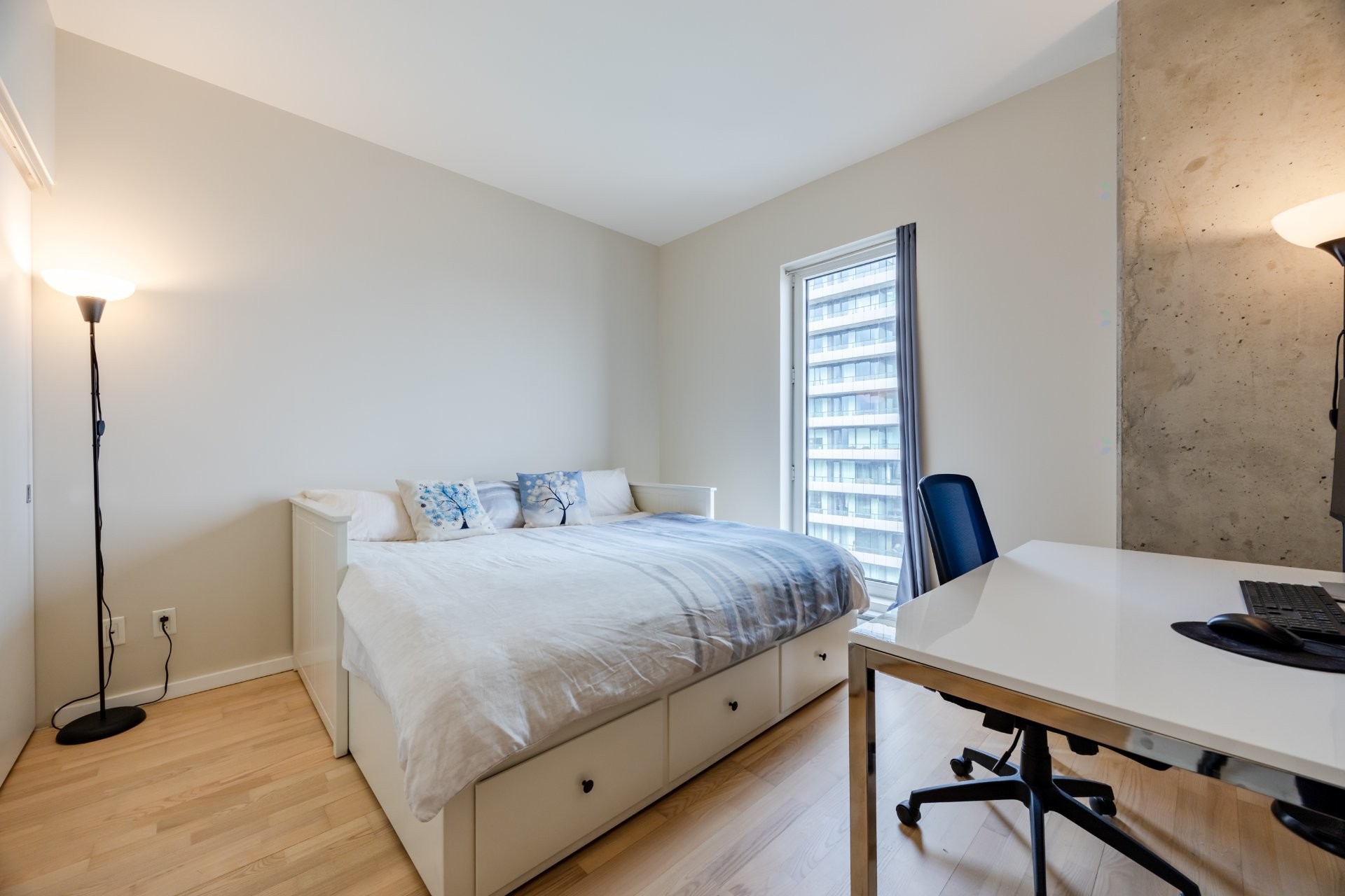 









350


Boul. De Maisonneuve O.

, 2706,
Montréal (Ville-Marie),




QC
H3A0B4

