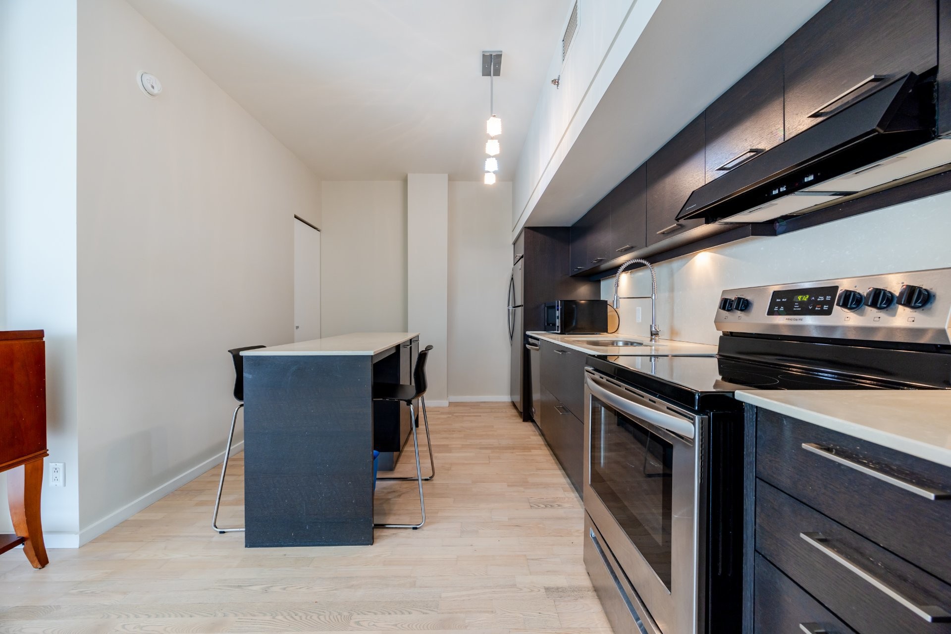 









350


Boul. De Maisonneuve O.

, 2706,
Montréal (Ville-Marie),




QC
H3A0B4

