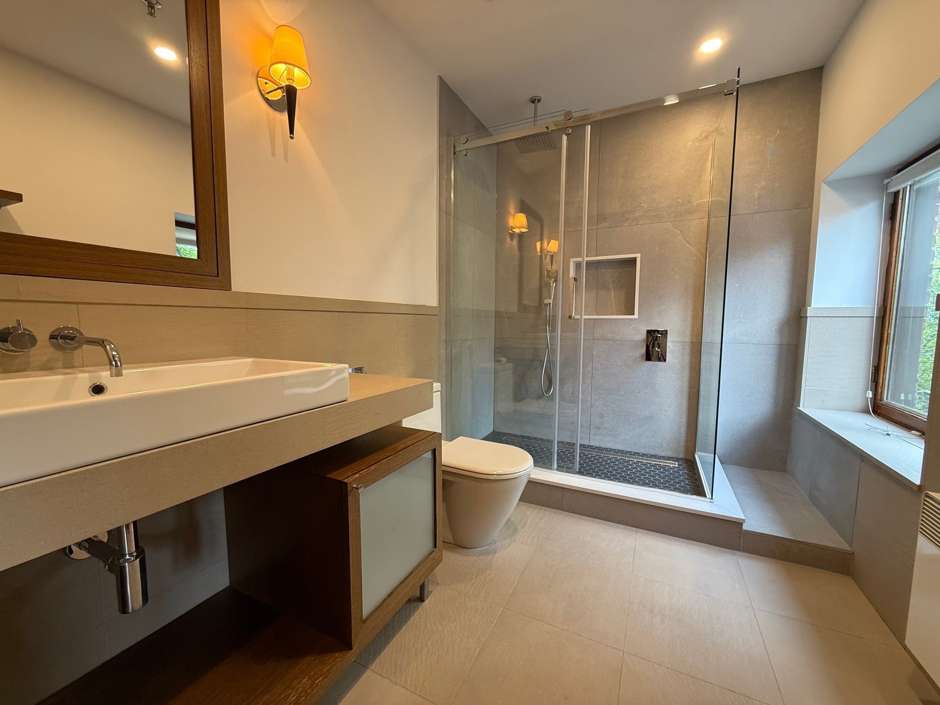 









157


Rue St-Paul O.

, 49,
Montréal (Ville-Marie),




QC
H2Y1Z5

