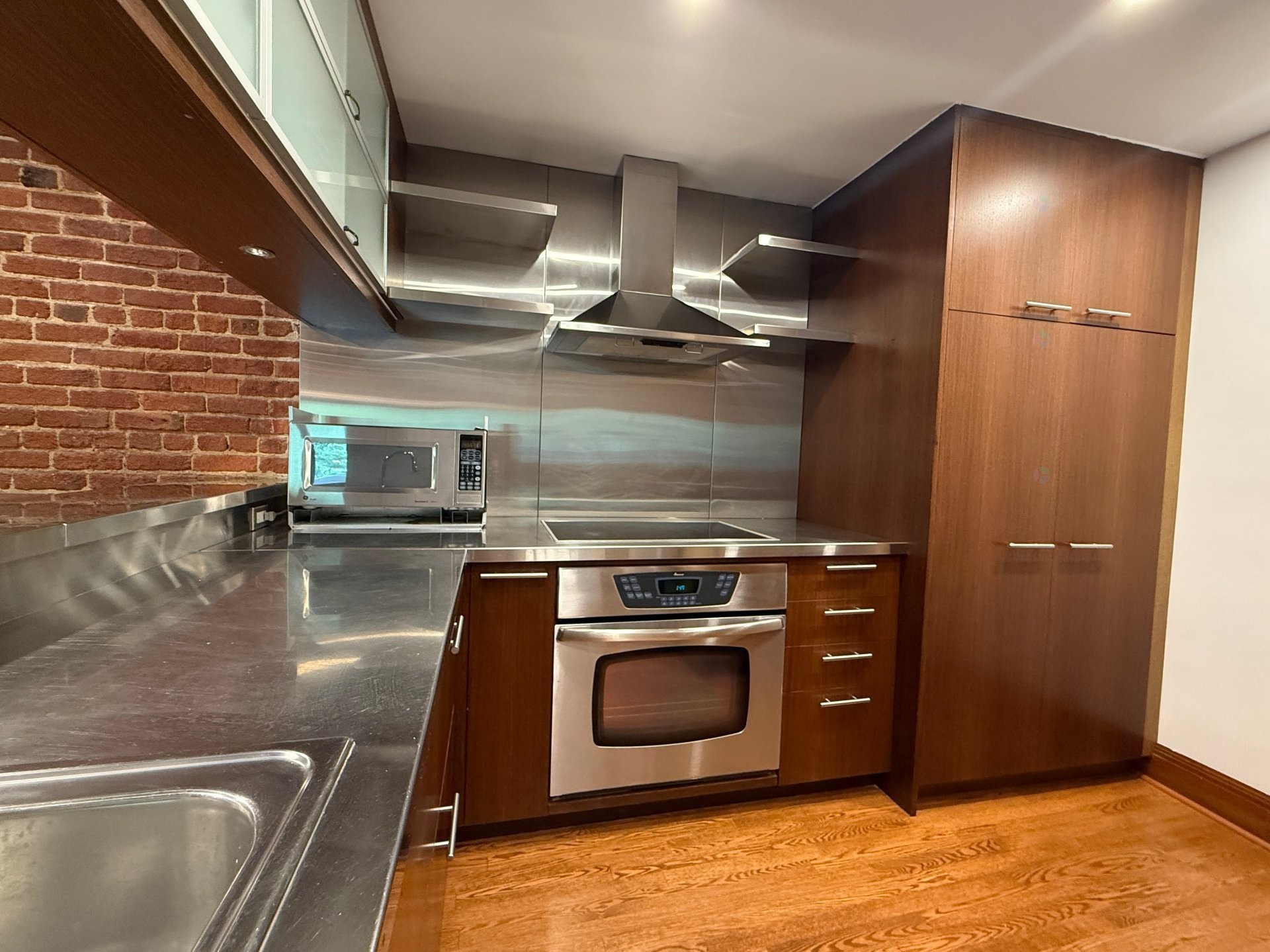 









157


Rue St-Paul O.

, 49,
Montréal (Ville-Marie),




QC
H2Y1Z5

