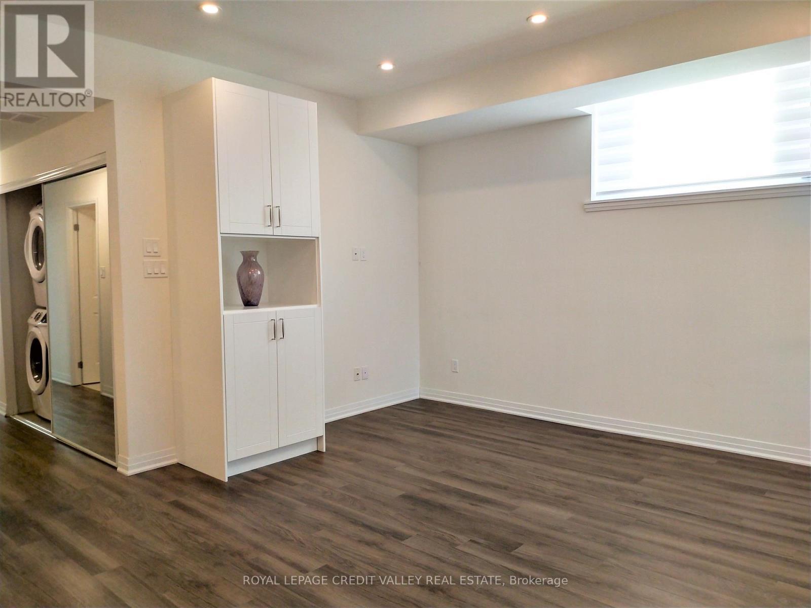 












37 - 650 ATWATER AVENUE

,
Mississauga,




Ontario
L5G0B6

