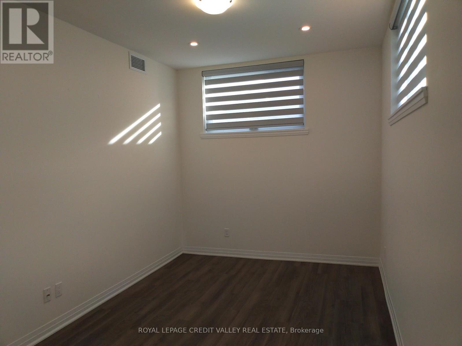 












37 - 650 ATWATER AVENUE

,
Mississauga,




Ontario
L5G0B6

