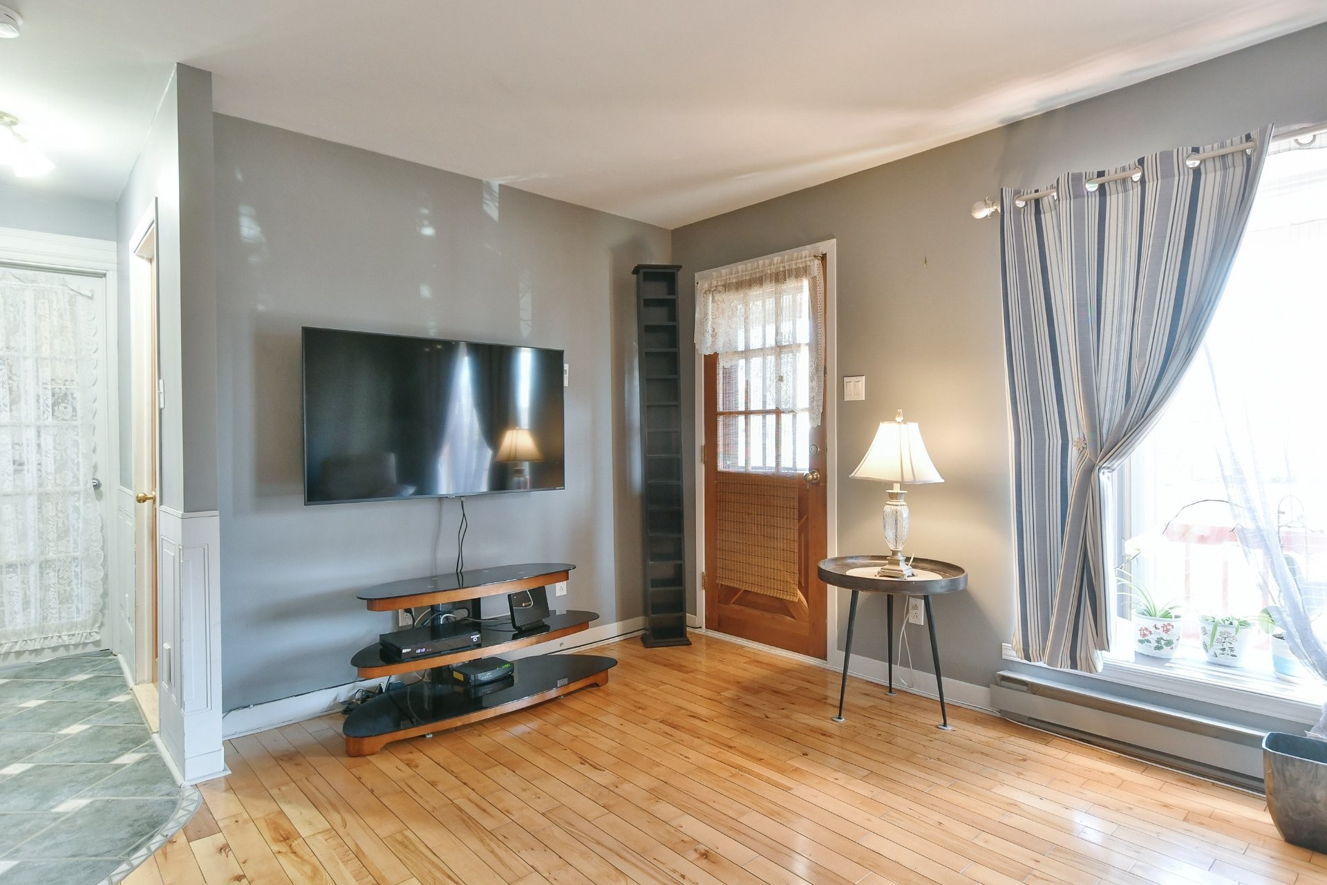 









532


6e Avenue

,
Saint-Jérôme,




QC
J7Z5H9

