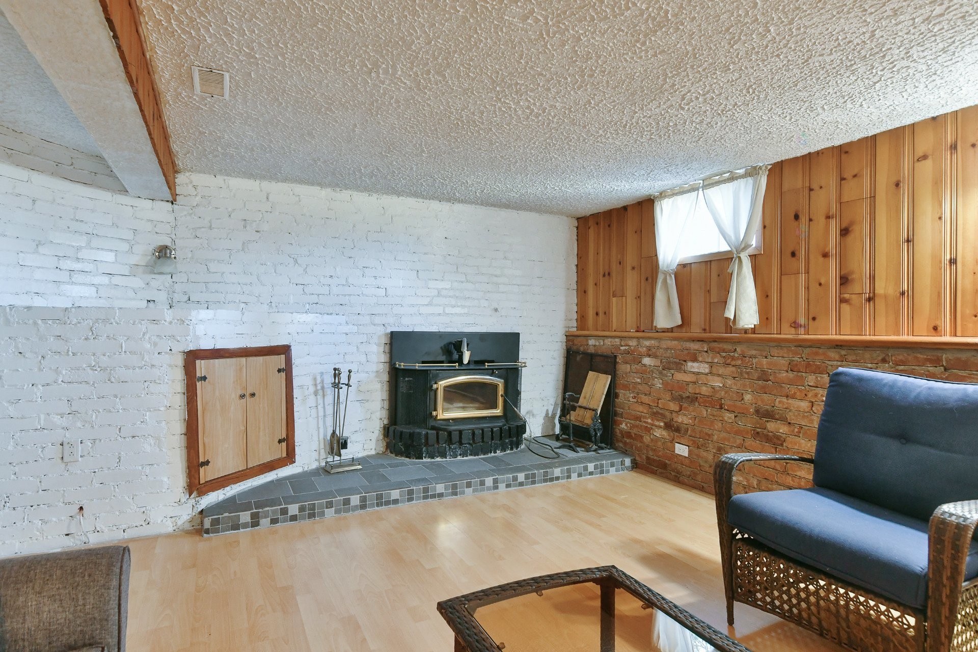 









532


6e Avenue

,
Saint-Jérôme,




QC
J7Z5H9

