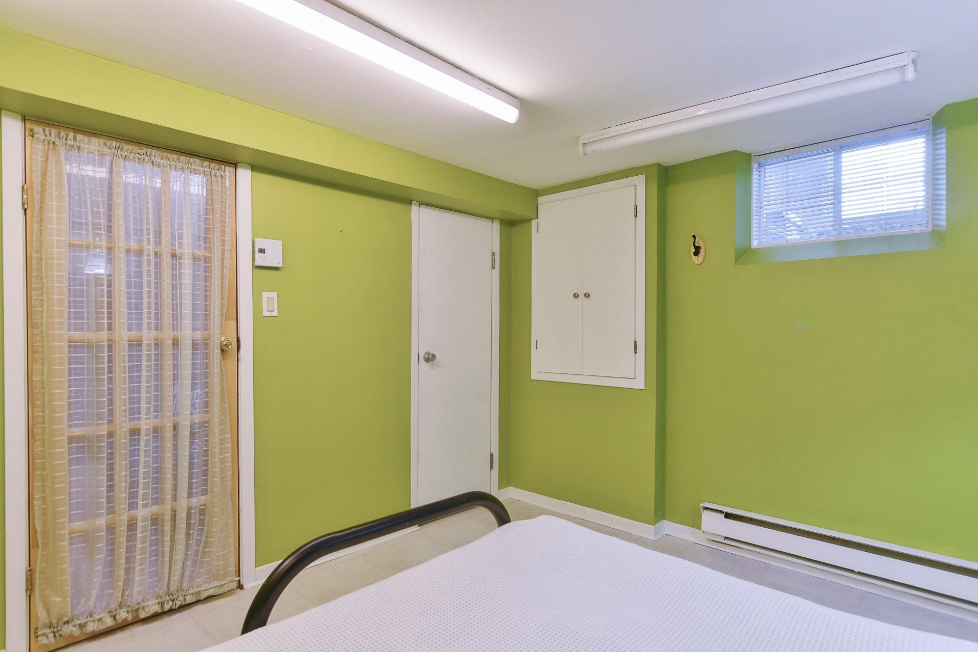 









532


6e Avenue

,
Saint-Jérôme,




QC
J7Z5H9

