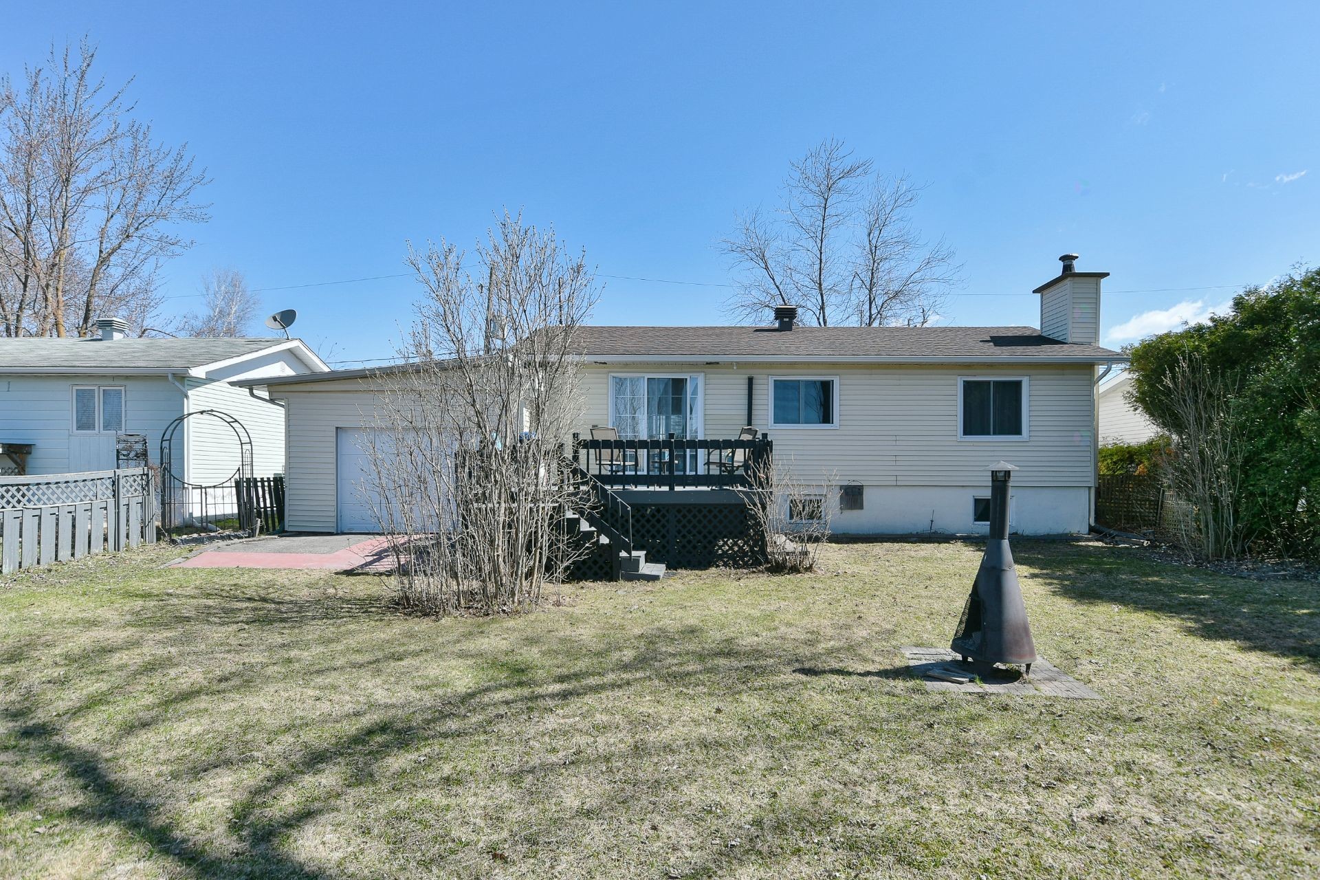 









532


6e Avenue

,
Saint-Jérôme,




QC
J7Z5H9

