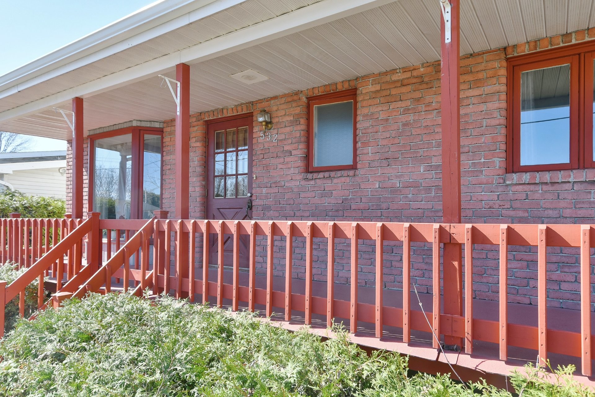 









532


6e Avenue

,
Saint-Jérôme,




QC
J7Z5H9

