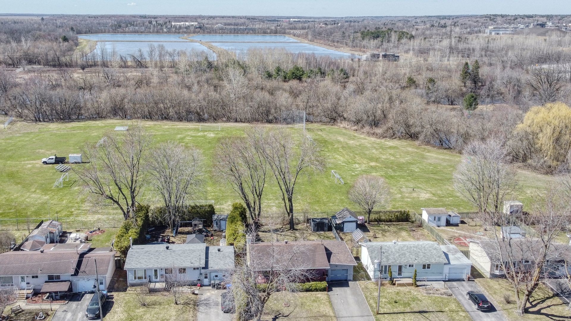 









532


6e Avenue

,
Saint-Jérôme,




QC
J7Z5H9

