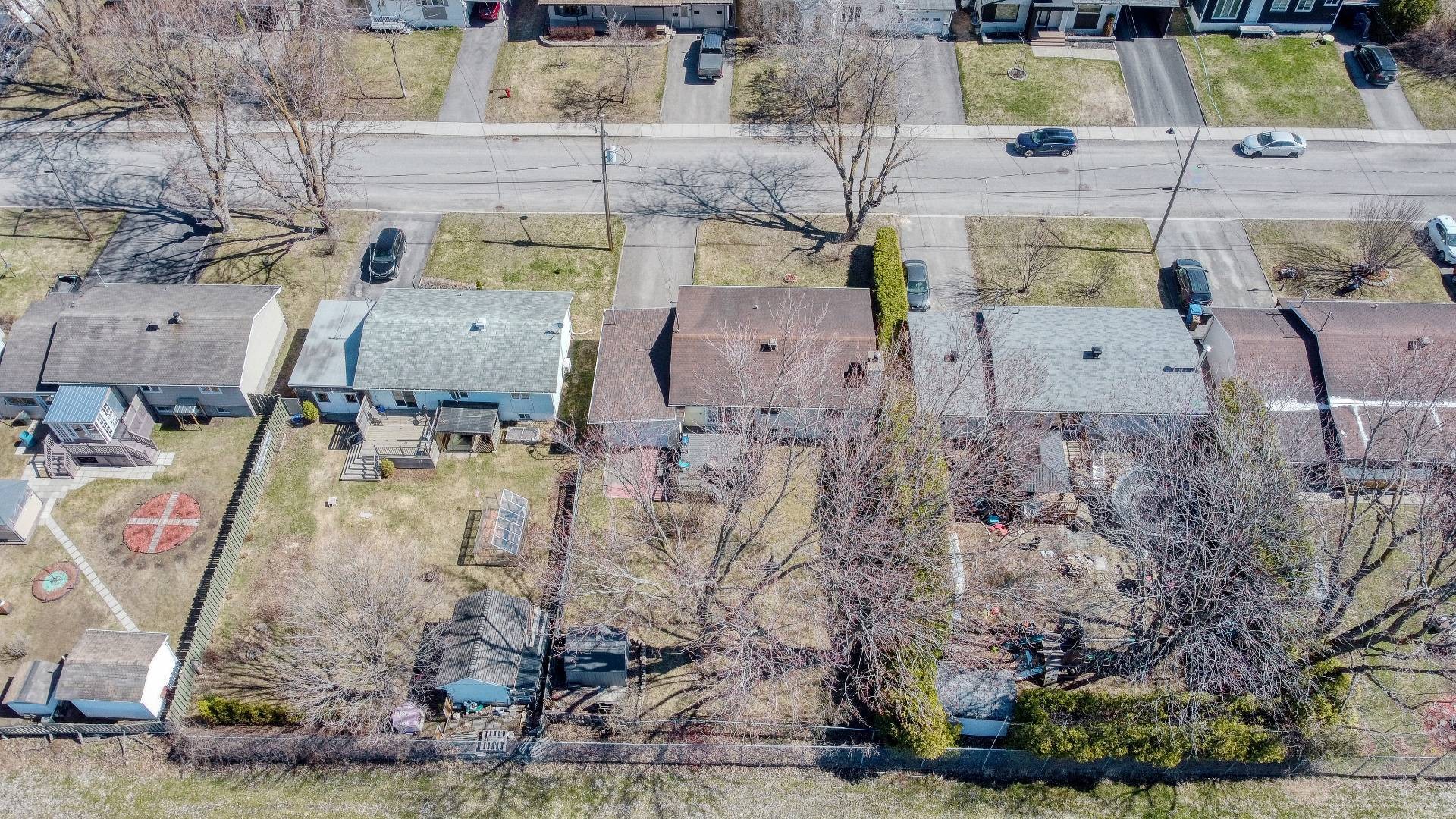 









532


6e Avenue

,
Saint-Jérôme,




QC
J7Z5H9

