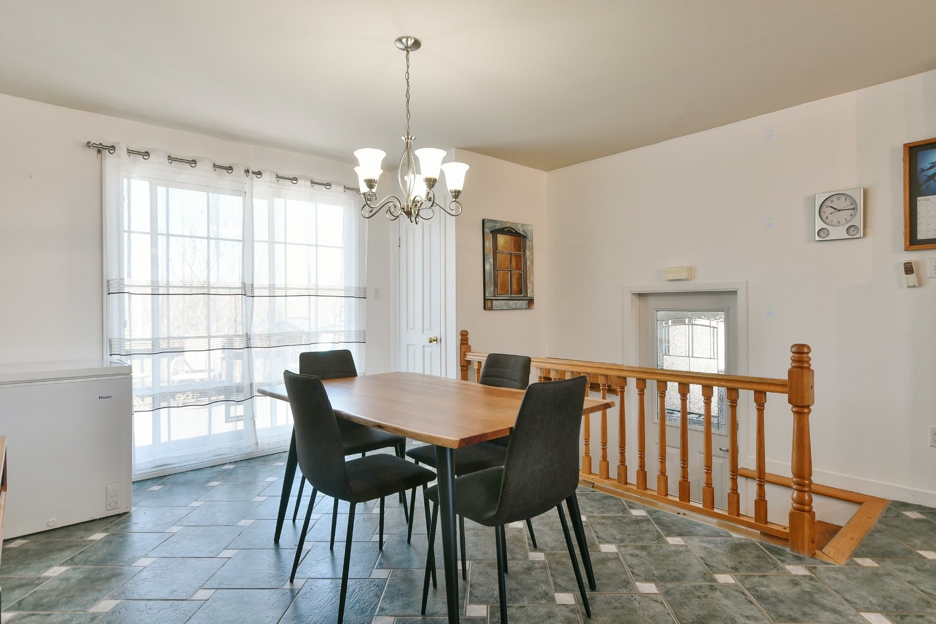 









532


6e Avenue

,
Saint-Jérôme,




QC
J7Z5H9

