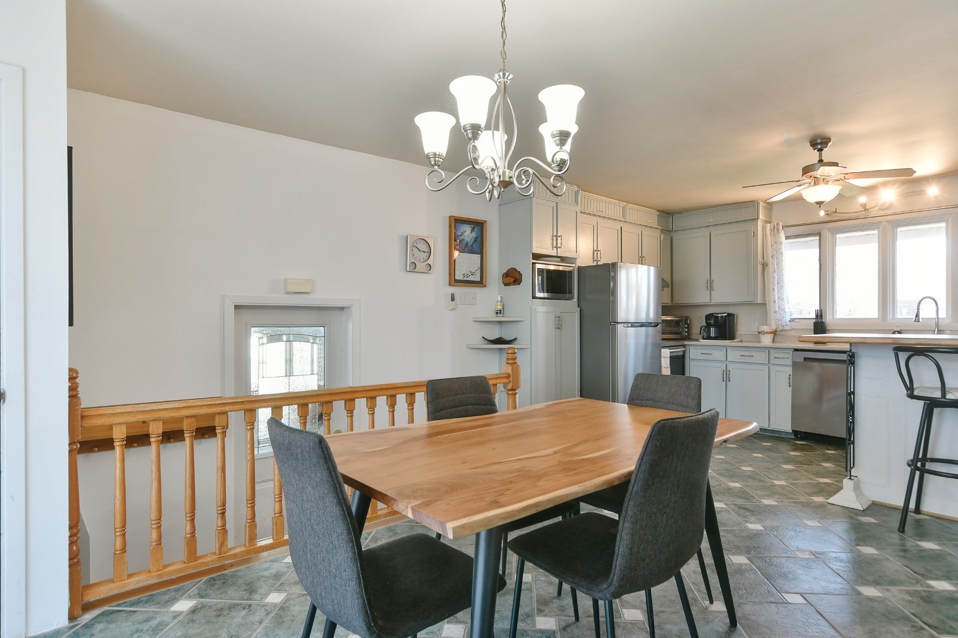 









532


6e Avenue

,
Saint-Jérôme,




QC
J7Z5H9

