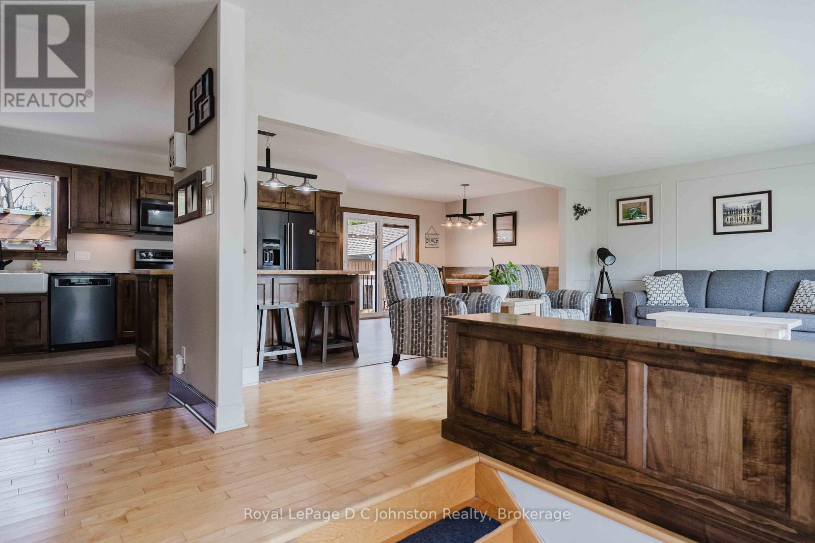 












44 ARCHIBALD PLACE

,
Saugeen Shores,




Ontario
N0H2L0

