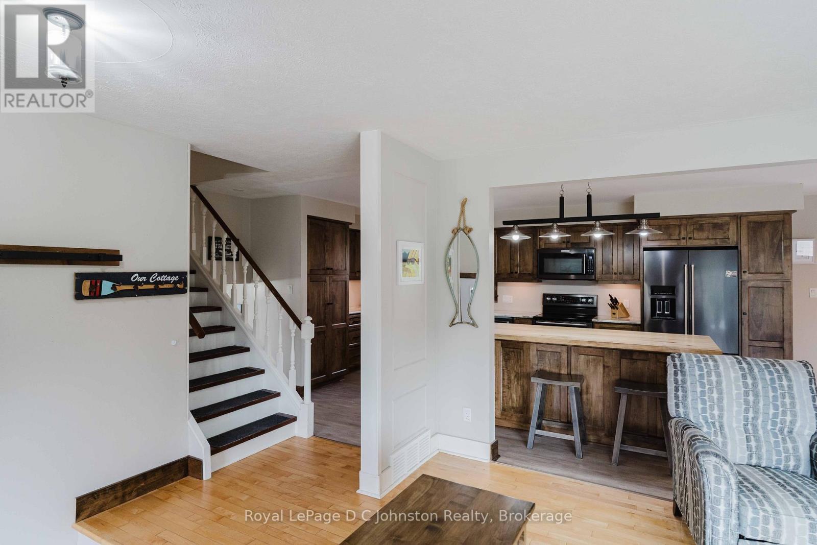 












44 ARCHIBALD PLACE

,
Saugeen Shores,




Ontario
N0H2L0

