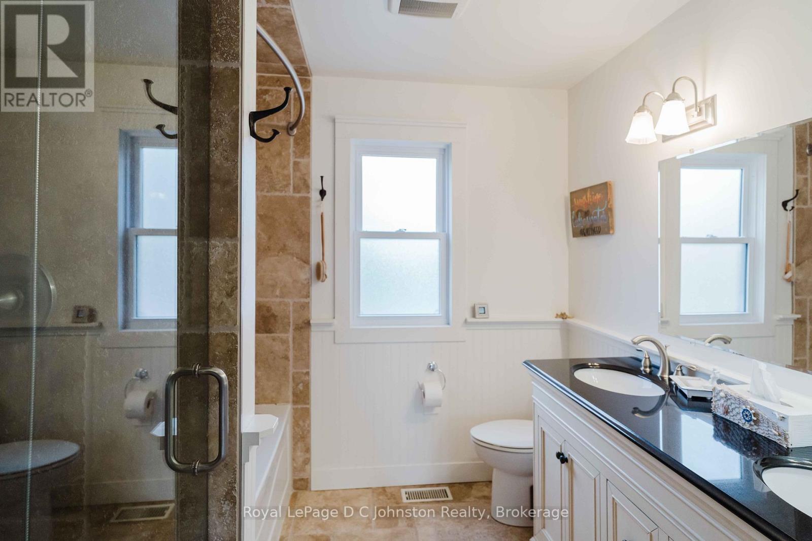 












44 ARCHIBALD PLACE

,
Saugeen Shores,




Ontario
N0H2L0

