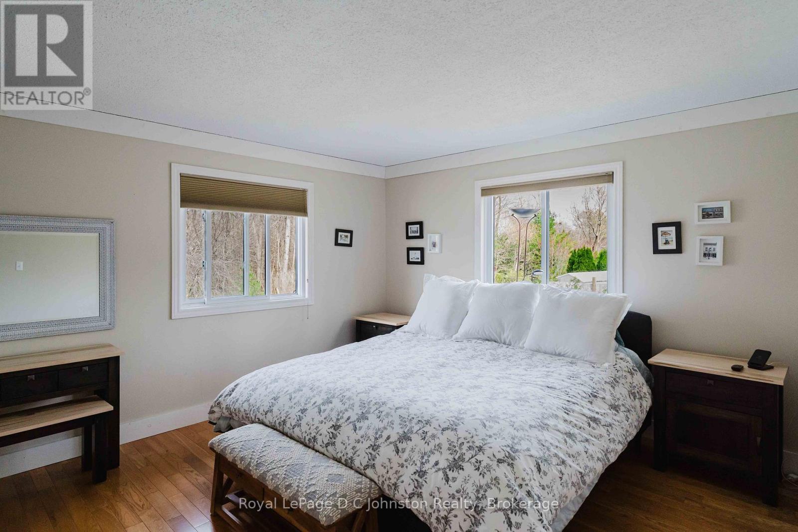 












44 ARCHIBALD PLACE

,
Saugeen Shores,




Ontario
N0H2L0

