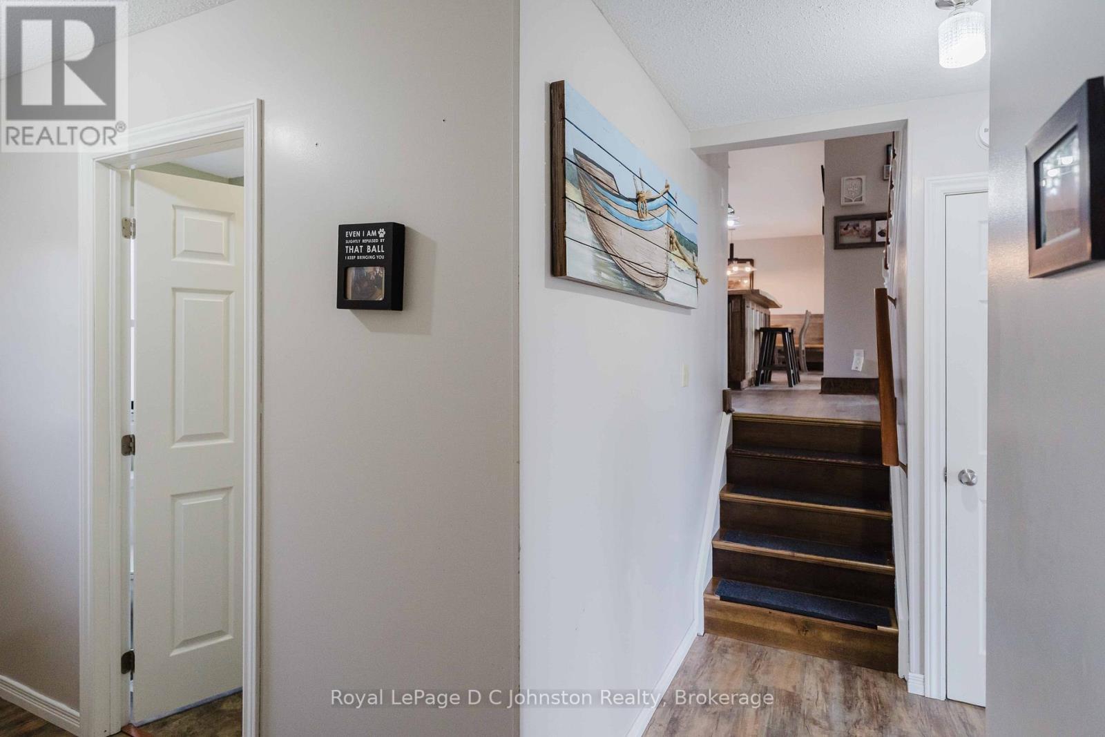












44 ARCHIBALD PLACE

,
Saugeen Shores,




Ontario
N0H2L0

