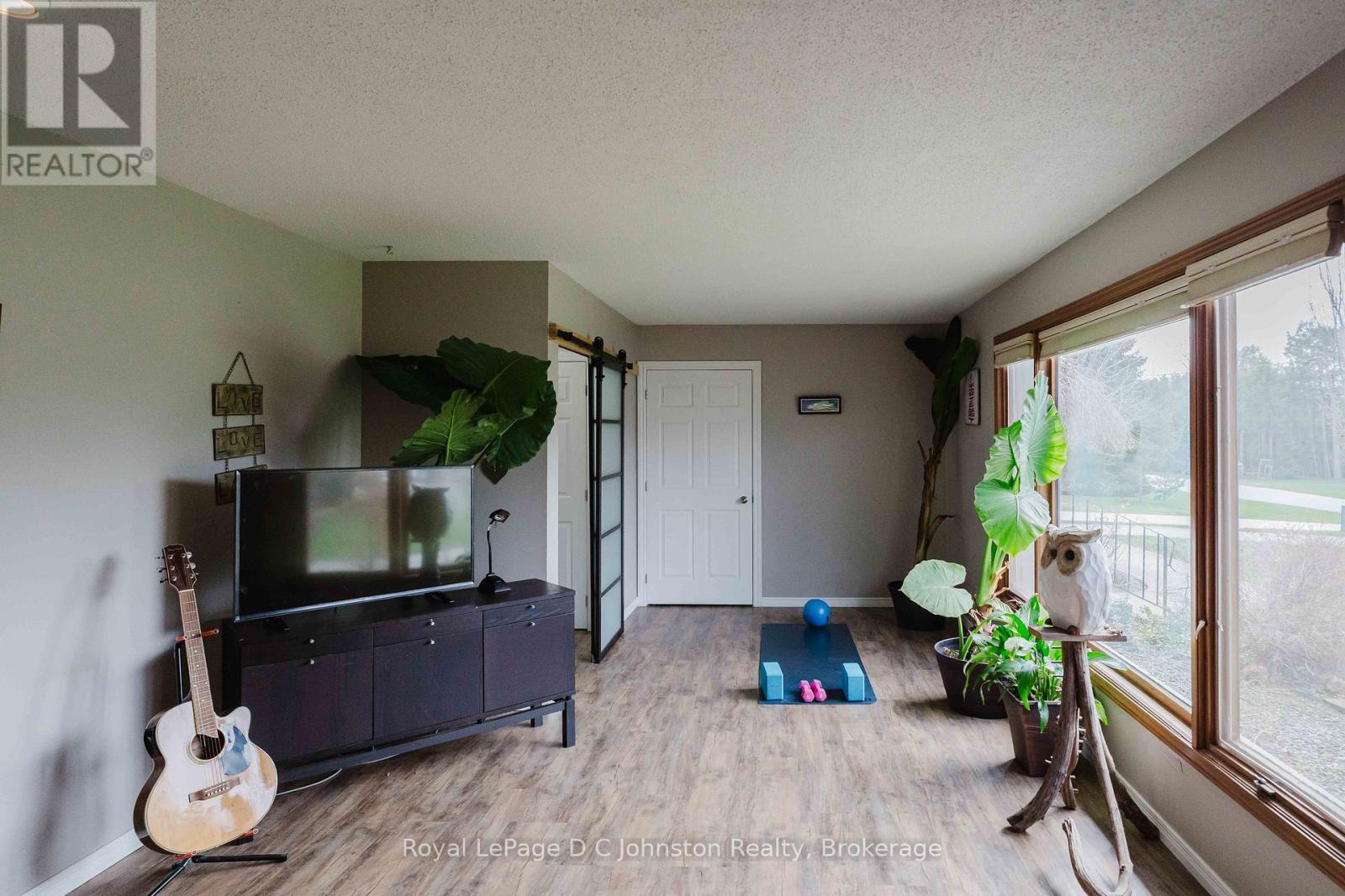 












44 ARCHIBALD PLACE

,
Saugeen Shores,




Ontario
N0H2L0

