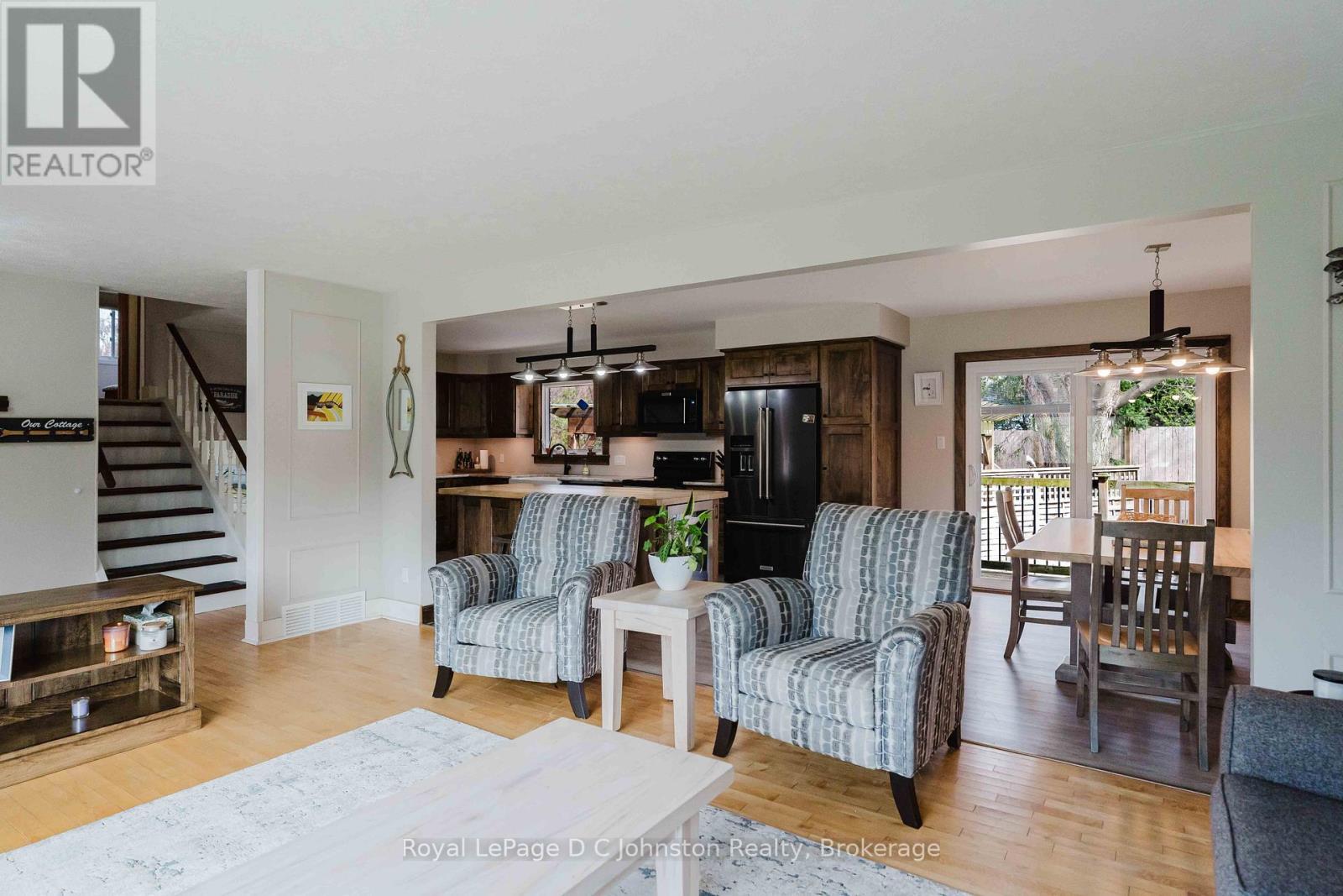 












44 ARCHIBALD PLACE

,
Saugeen Shores,




Ontario
N0H2L0

