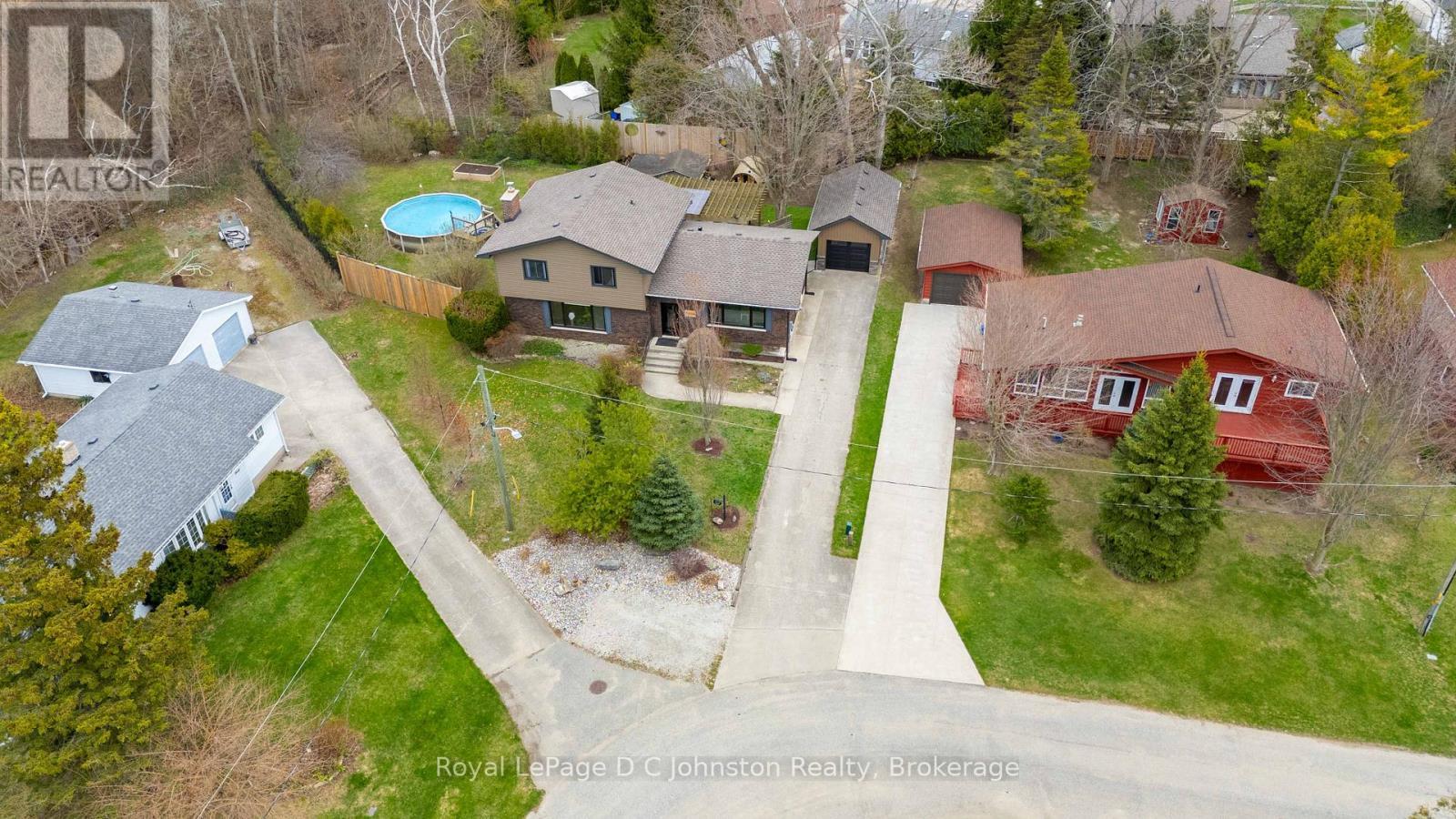 












44 ARCHIBALD PLACE

,
Saugeen Shores,




Ontario
N0H2L0

