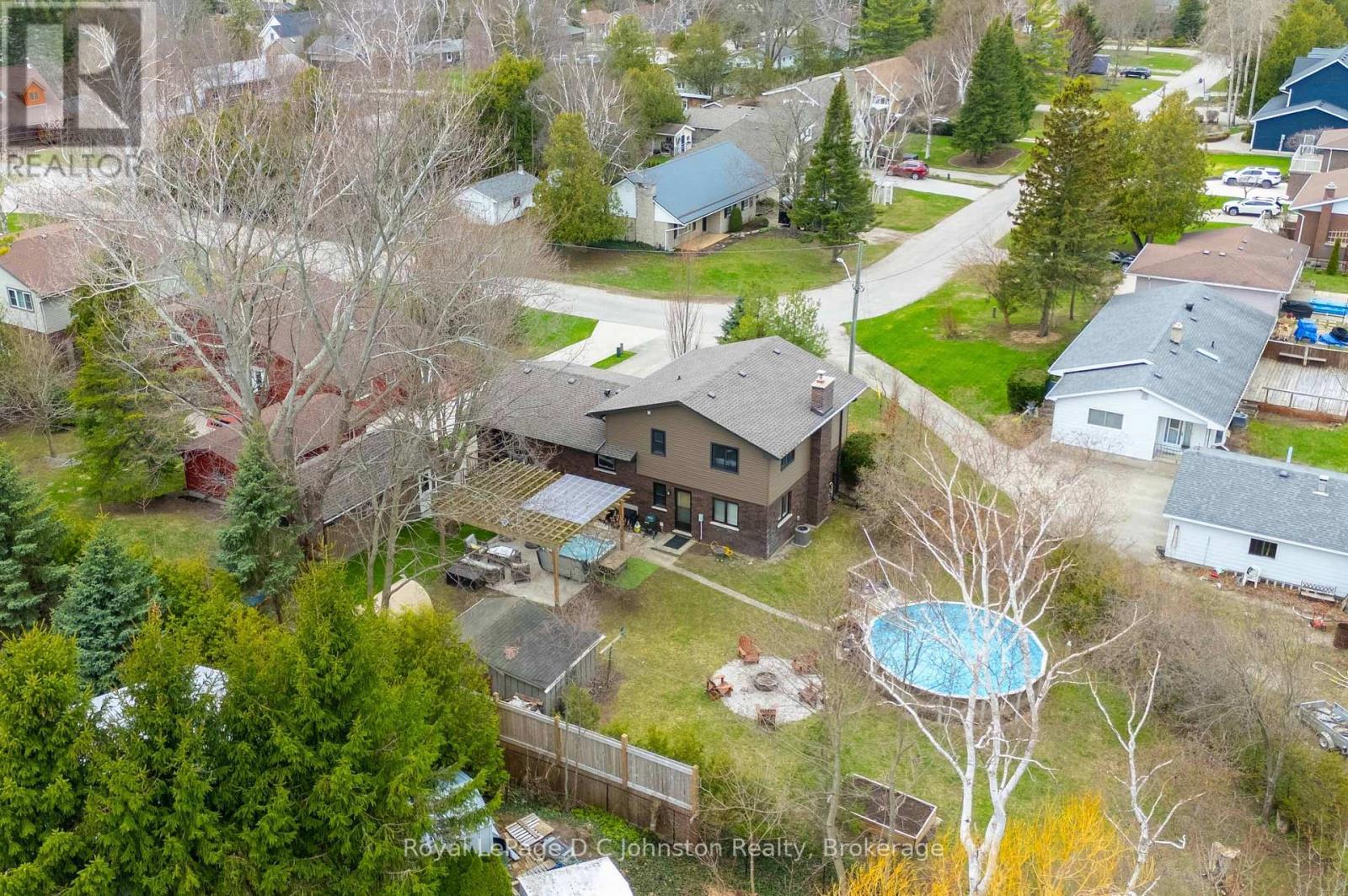 












44 ARCHIBALD PLACE

,
Saugeen Shores,




Ontario
N0H2L0

