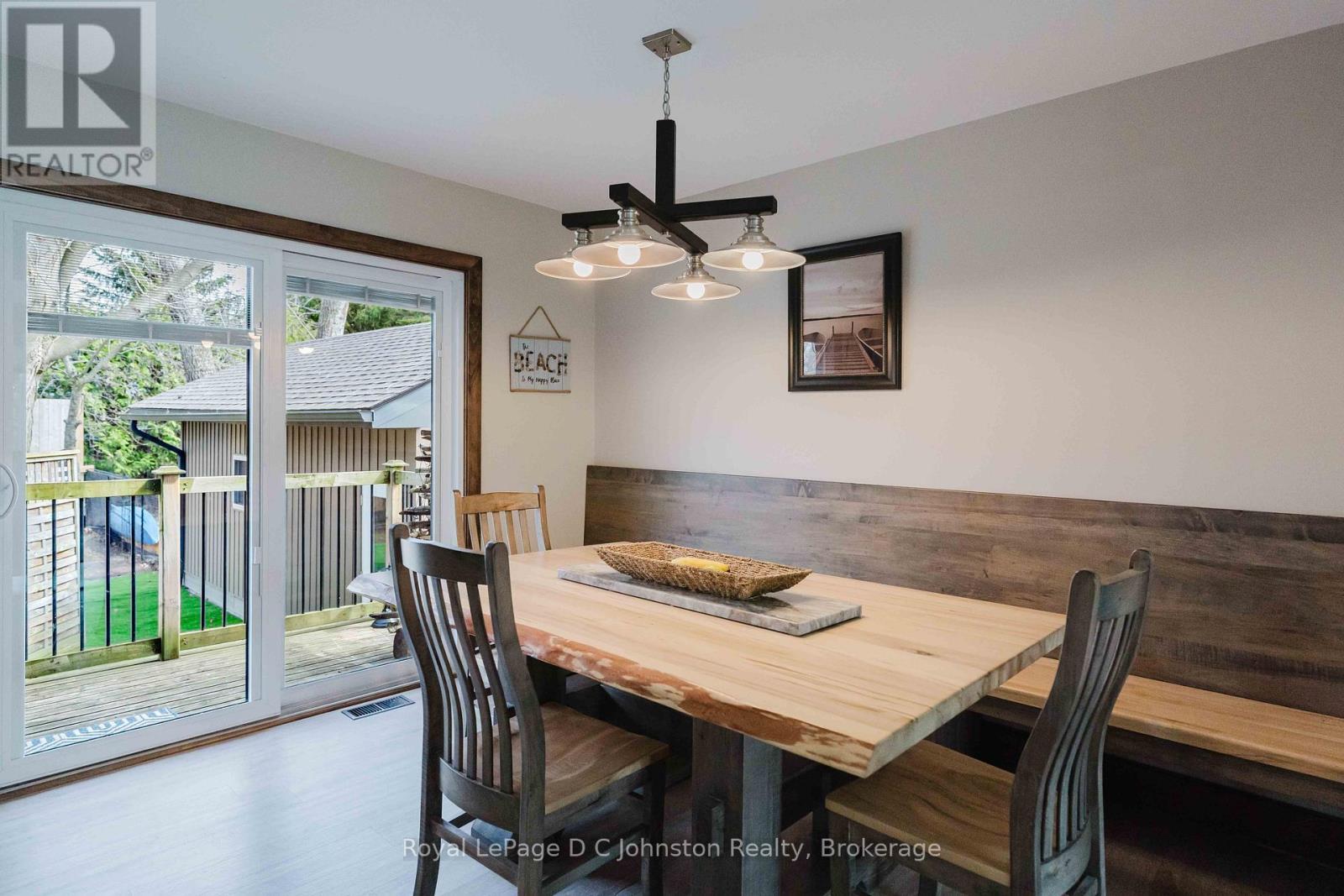 












44 ARCHIBALD PLACE

,
Saugeen Shores,




Ontario
N0H2L0

