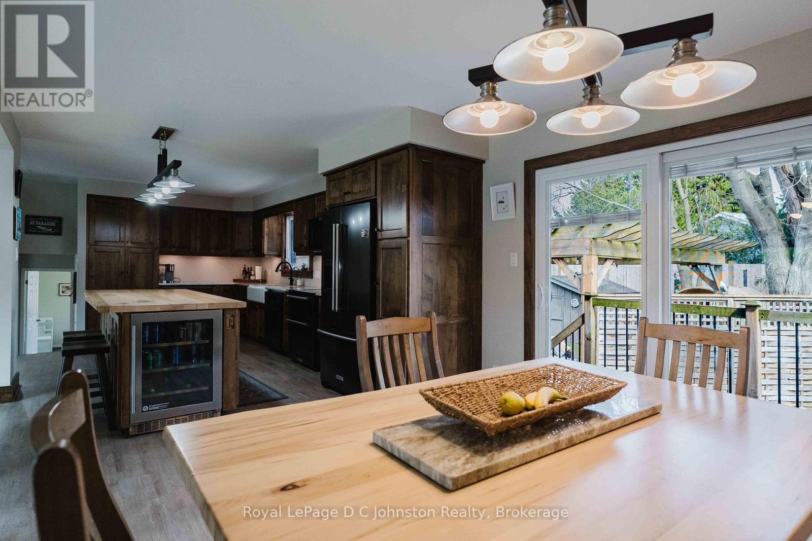 












44 ARCHIBALD PLACE

,
Saugeen Shores,




Ontario
N0H2L0

