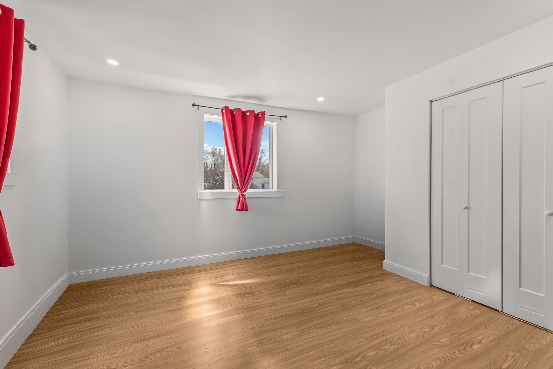 









24


56e Avenue

,
Saint-Paul-de-l'Île-aux-Noix,




QC
J0J1G0

