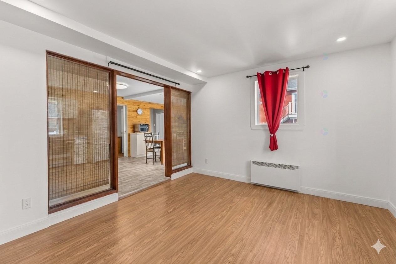 









24


56e Avenue

,
Saint-Paul-de-l'Île-aux-Noix,




QC
J0J1G0

