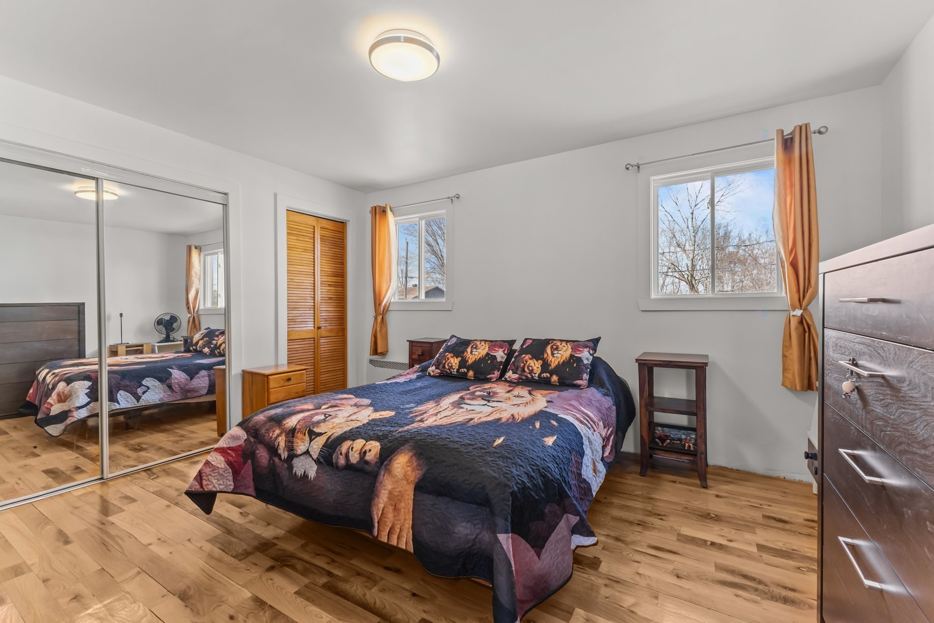 









24


56e Avenue

,
Saint-Paul-de-l'Île-aux-Noix,




QC
J0J1G0

