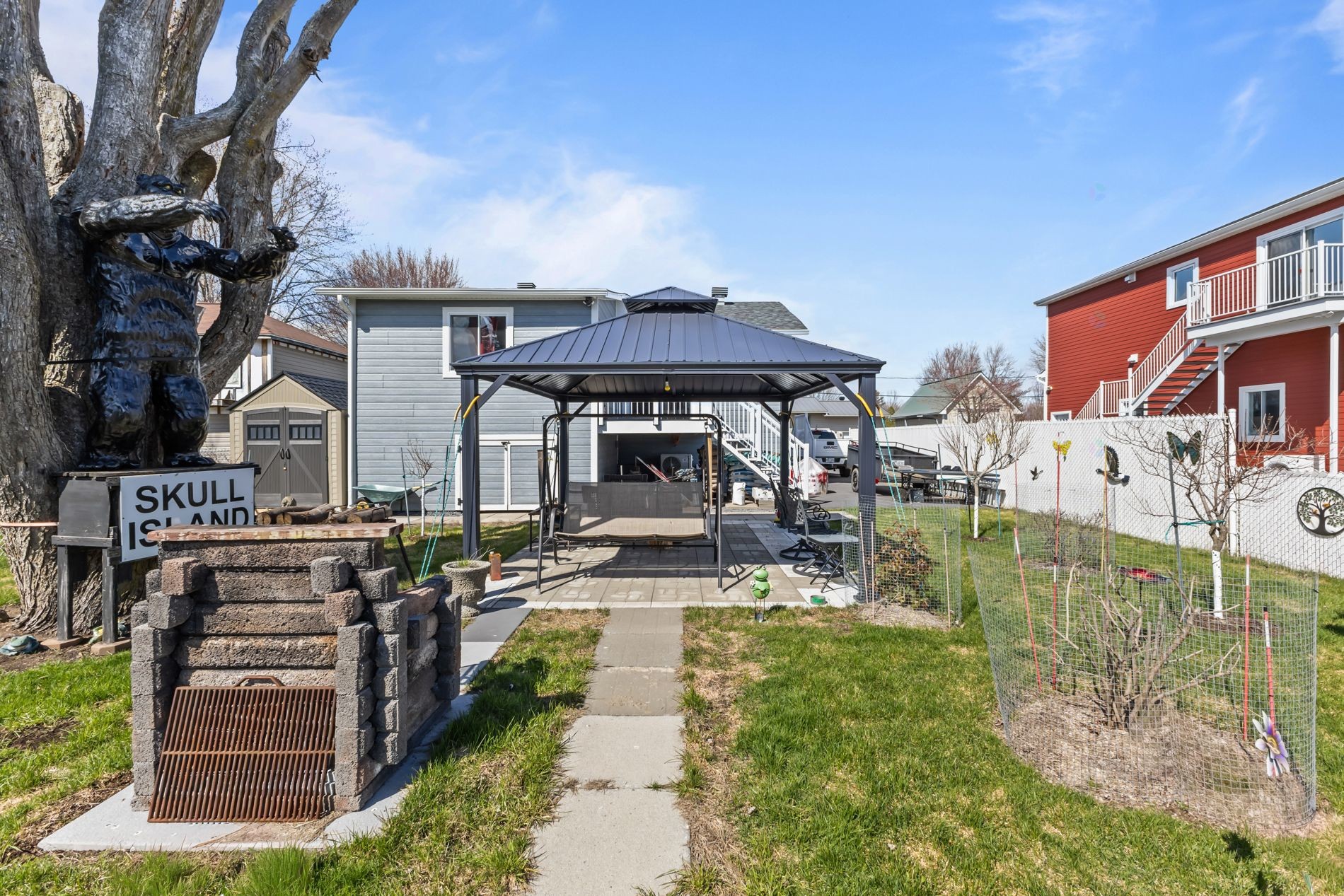 









24


56e Avenue

,
Saint-Paul-de-l'Île-aux-Noix,




QC
J0J1G0

