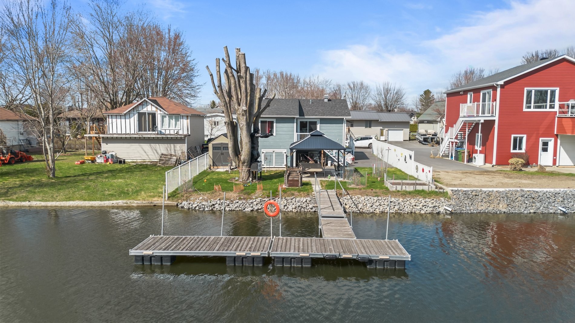 









24


56e Avenue

,
Saint-Paul-de-l'Île-aux-Noix,




QC
J0J1G0

