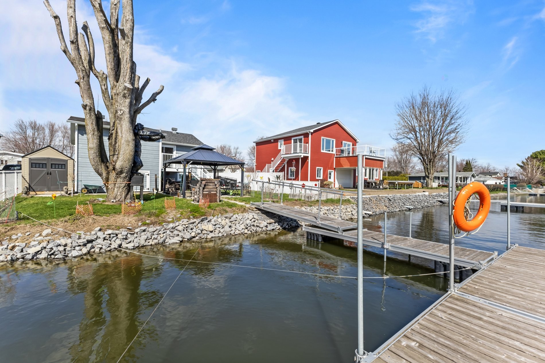 









24


56e Avenue

,
Saint-Paul-de-l'Île-aux-Noix,




QC
J0J1G0

