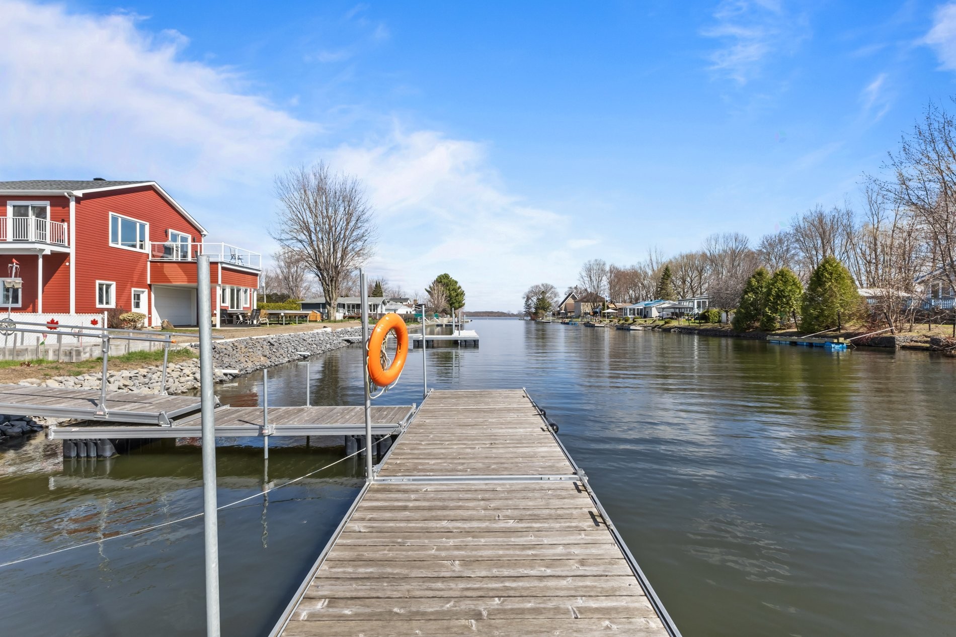 









24


56e Avenue

,
Saint-Paul-de-l'Île-aux-Noix,




QC
J0J1G0

