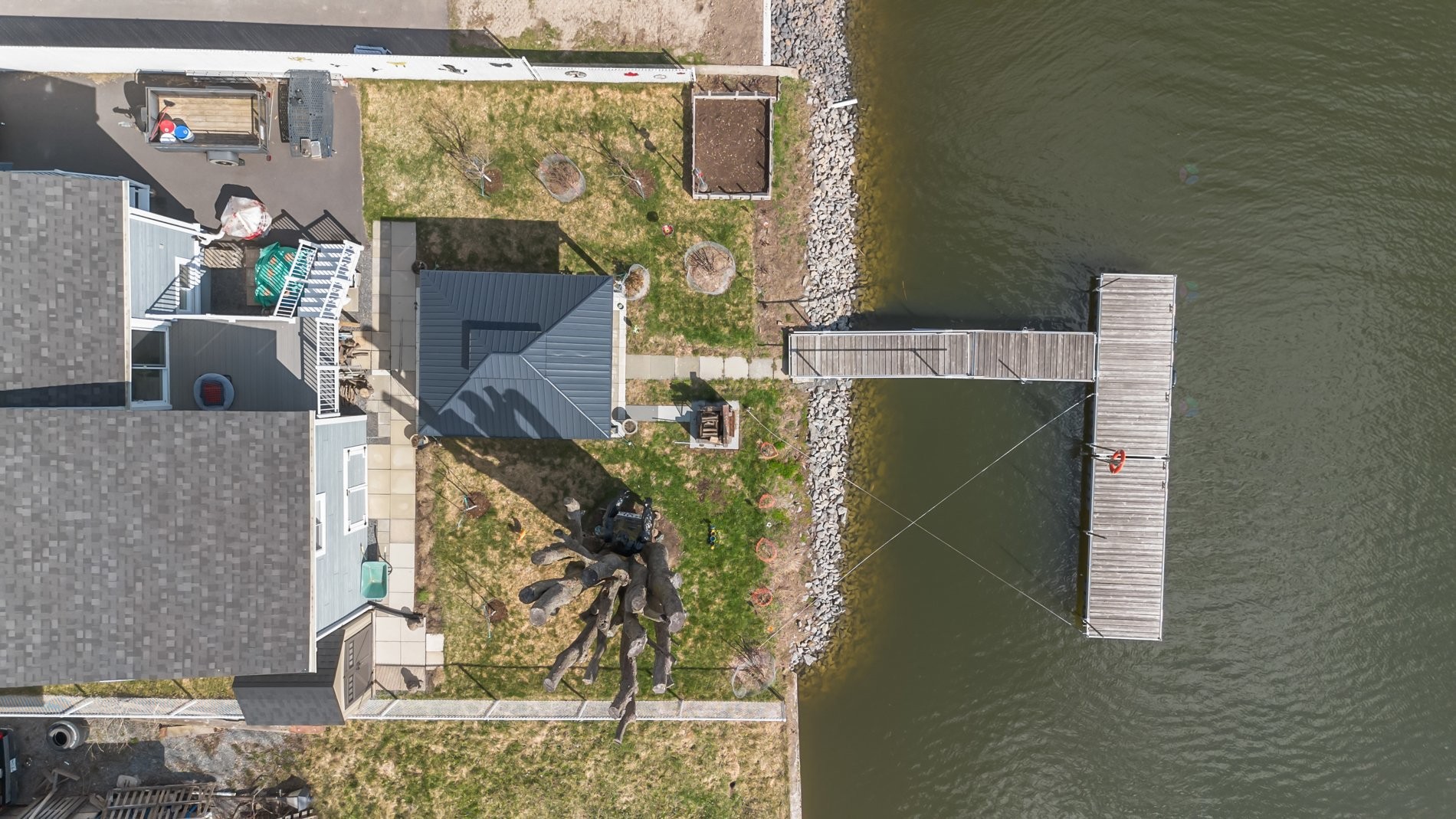 









24


56e Avenue

,
Saint-Paul-de-l'Île-aux-Noix,




QC
J0J1G0

