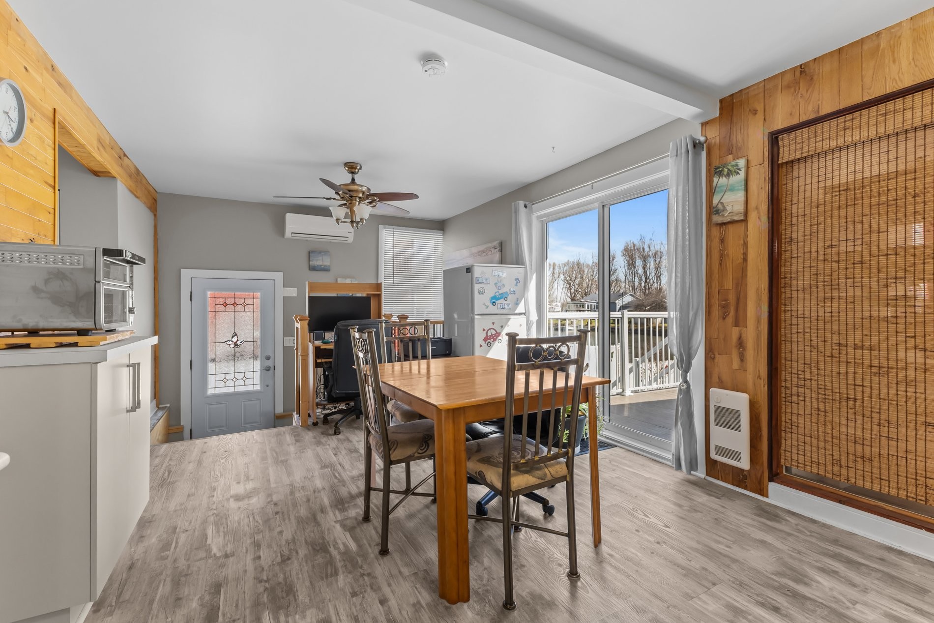 









24


56e Avenue

,
Saint-Paul-de-l'Île-aux-Noix,




QC
J0J1G0

