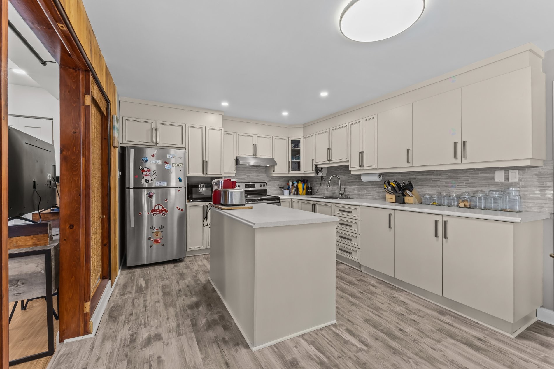 









24


56e Avenue

,
Saint-Paul-de-l'Île-aux-Noix,




QC
J0J1G0

