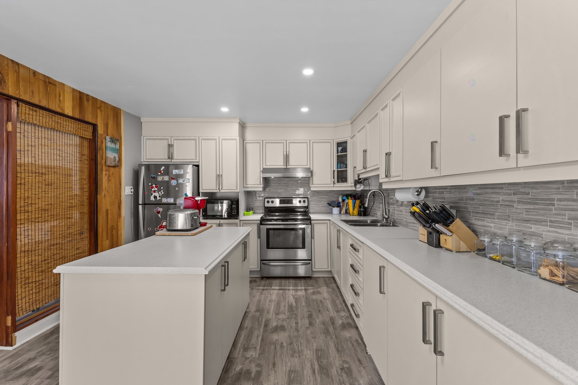 









24


56e Avenue

,
Saint-Paul-de-l'Île-aux-Noix,




QC
J0J1G0

