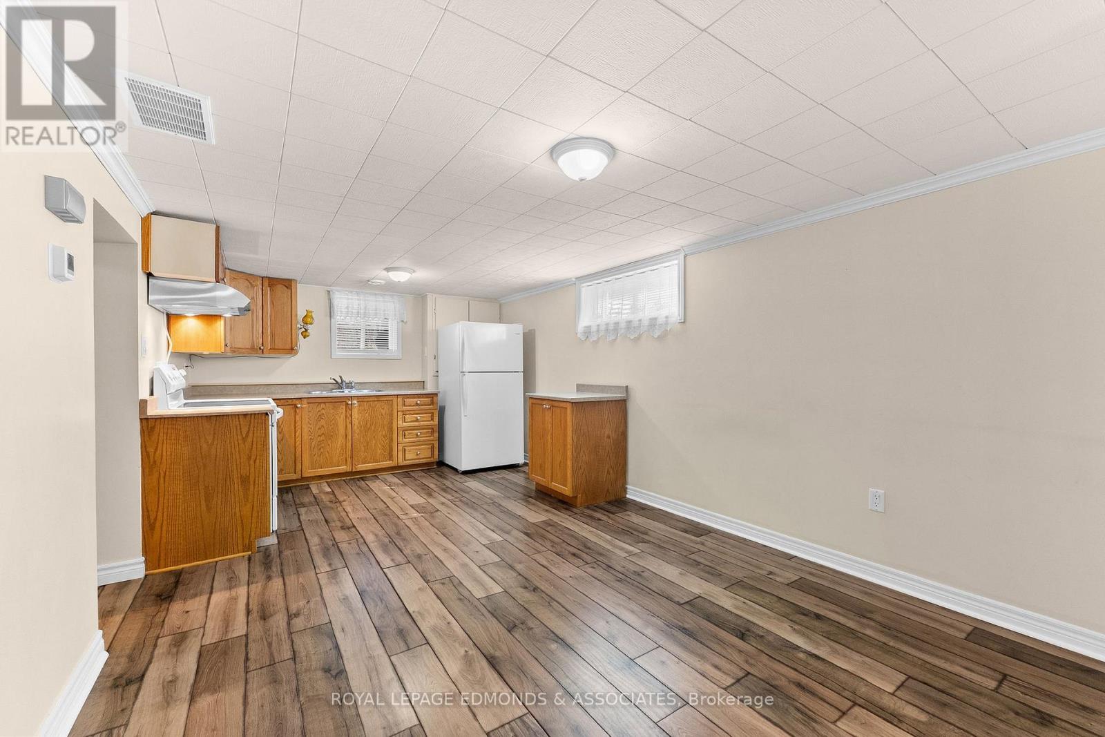 












498 ESTELLE STREET

,
Pembroke,




Ontario
K8A3G8

