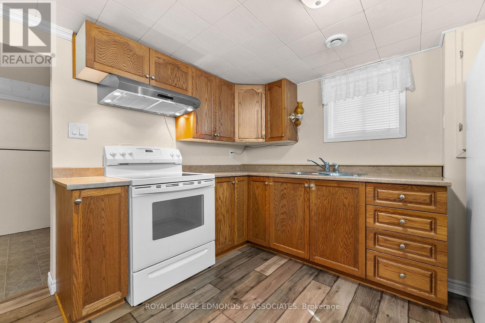












498 ESTELLE STREET

,
Pembroke,




Ontario
K8A3G8

