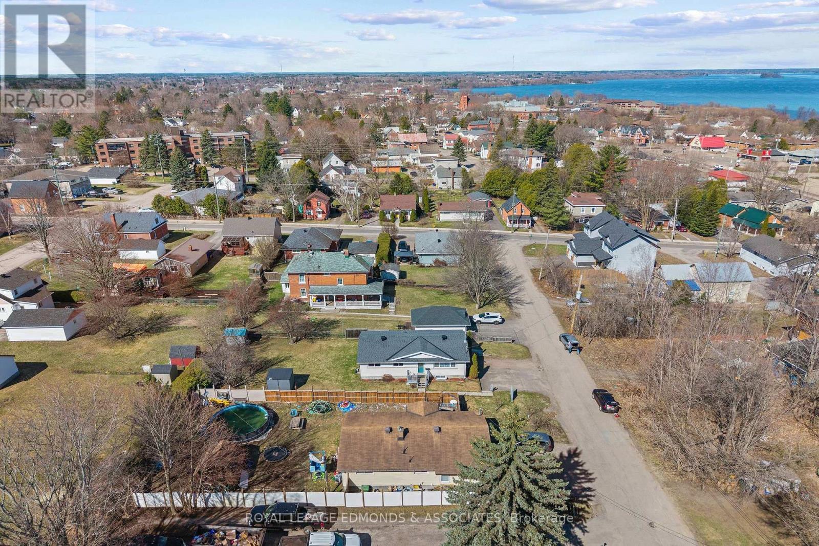 












498 ESTELLE STREET

,
Pembroke,




Ontario
K8A3G8

