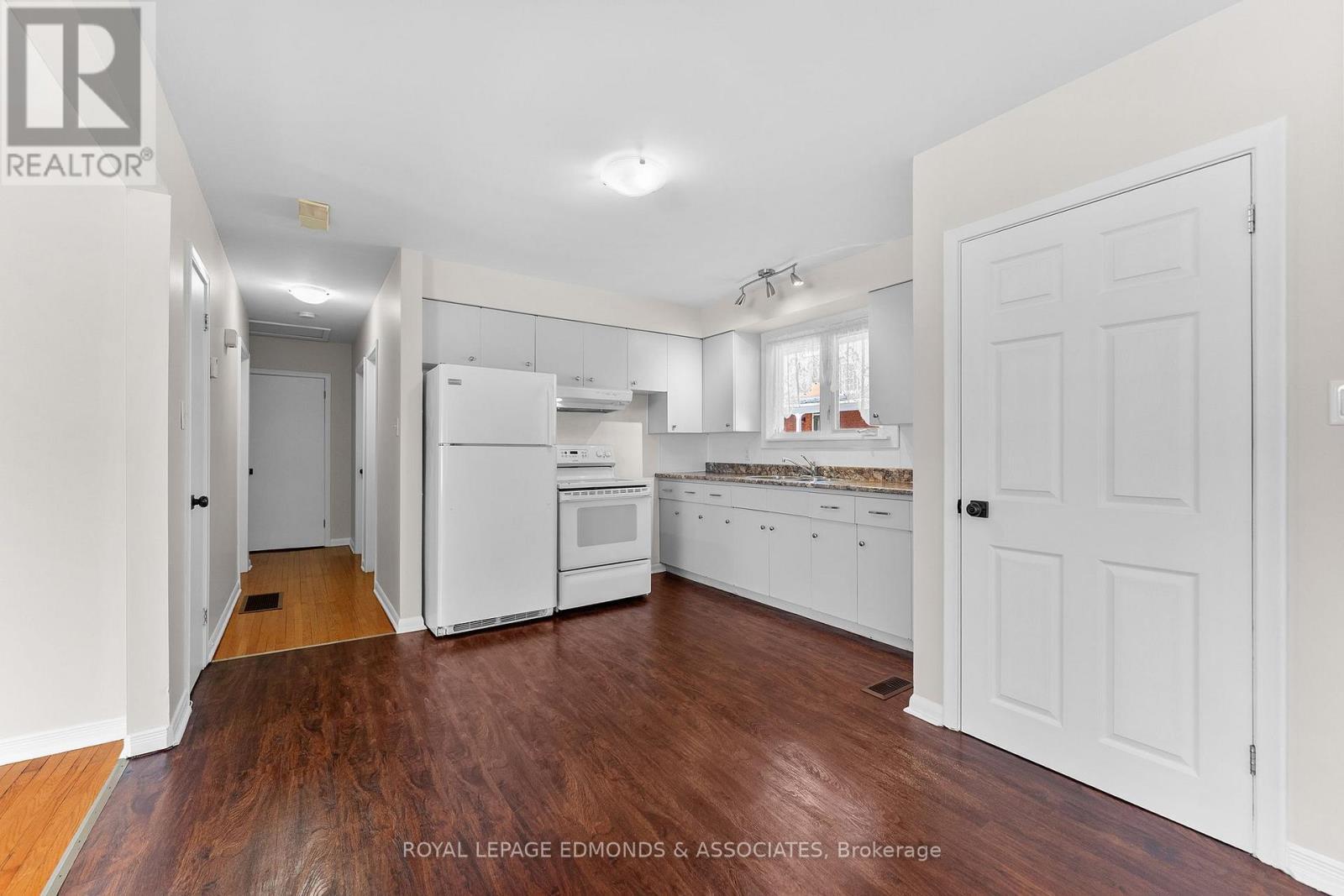 












498 ESTELLE STREET

,
Pembroke,




Ontario
K8A3G8

